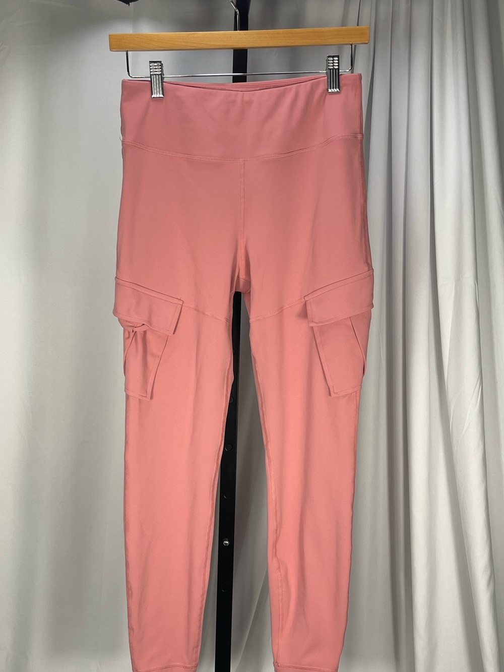 HALARA High-Waist Cargo Pocket skinny yoga pants in dusty pink Sz M. Athleisure